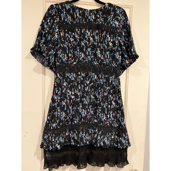 Chelsea28 Dresses & Skirts - Chelsea28 Blk Floral Dress w/ Lace Trim - Sz M